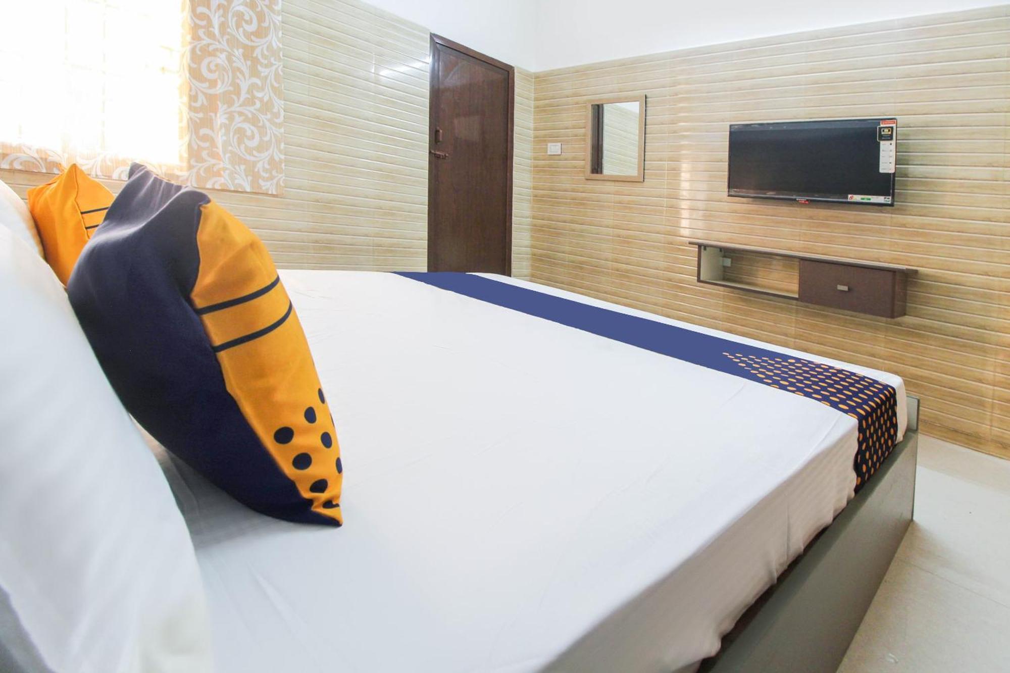 โอโย 61869 Jp เรซิเดนซี Hotel Singapperumalkovil ภายนอก รูปภาพ