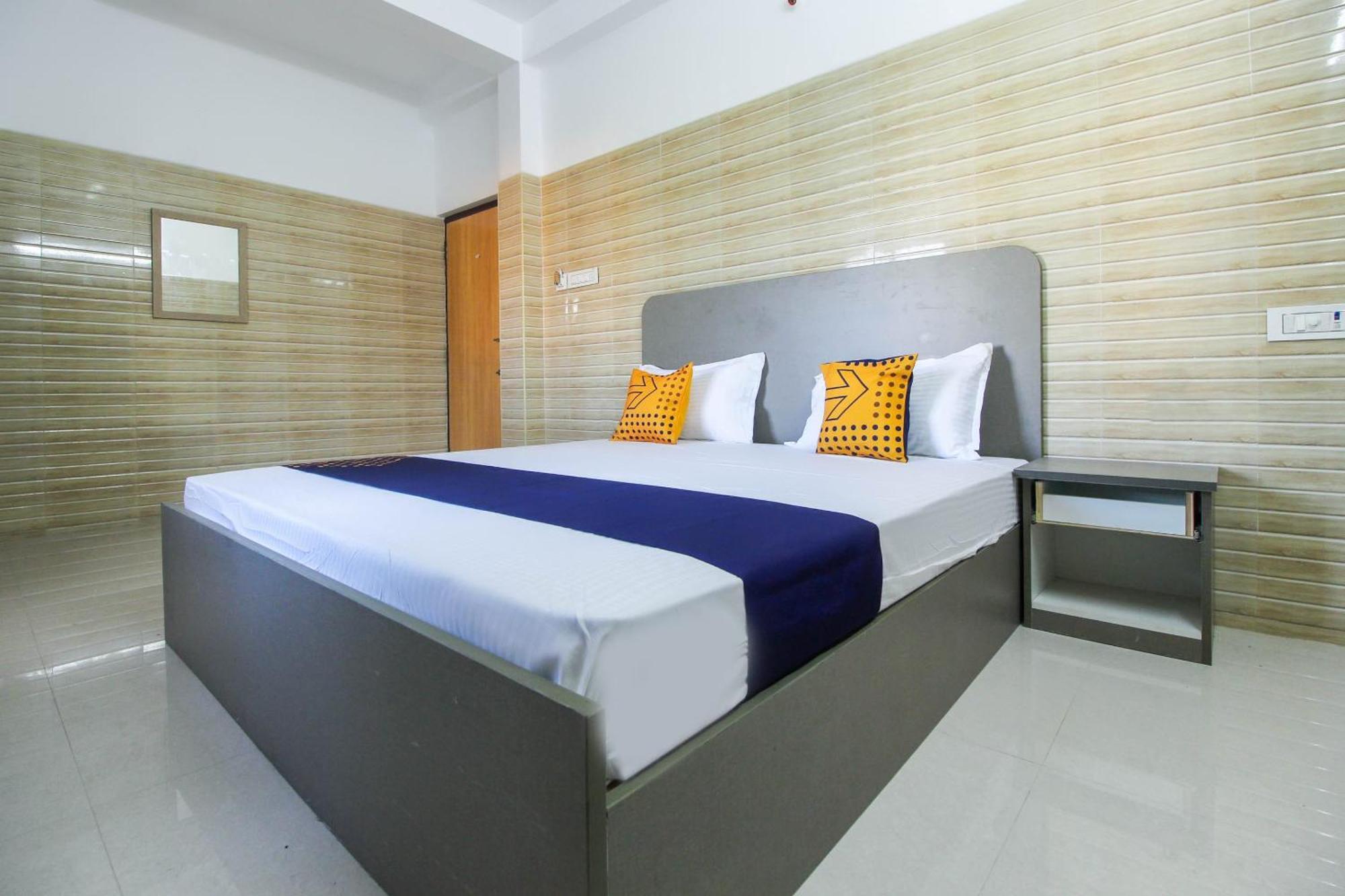 โอโย 61869 Jp เรซิเดนซี Hotel Singapperumalkovil ภายนอก รูปภาพ